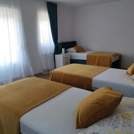 Sali アパート Bihać